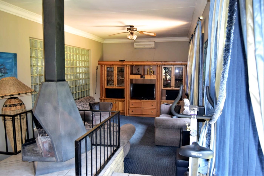 4 Bedroom Property for Sale in Vaalpark Free State